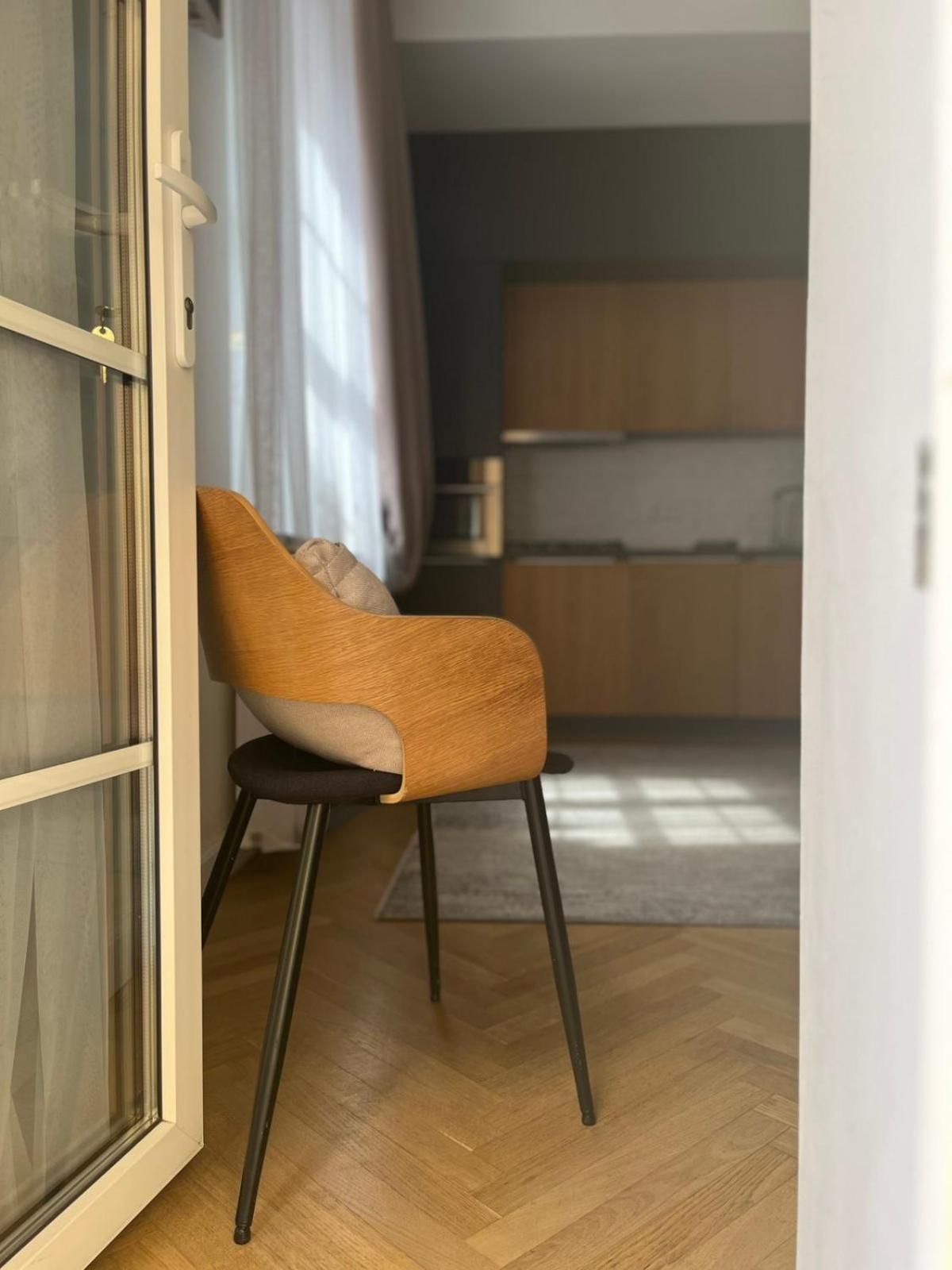 Lvapart 3 вул ковжуна центр не далеко від ж д вокзалу звітні документи Apartament Lwów